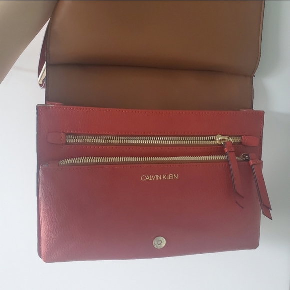 Calvin Klein Havana Women's Over Shoulder Crossbody Side Bag in Burned Orange - Picture 3 of 4